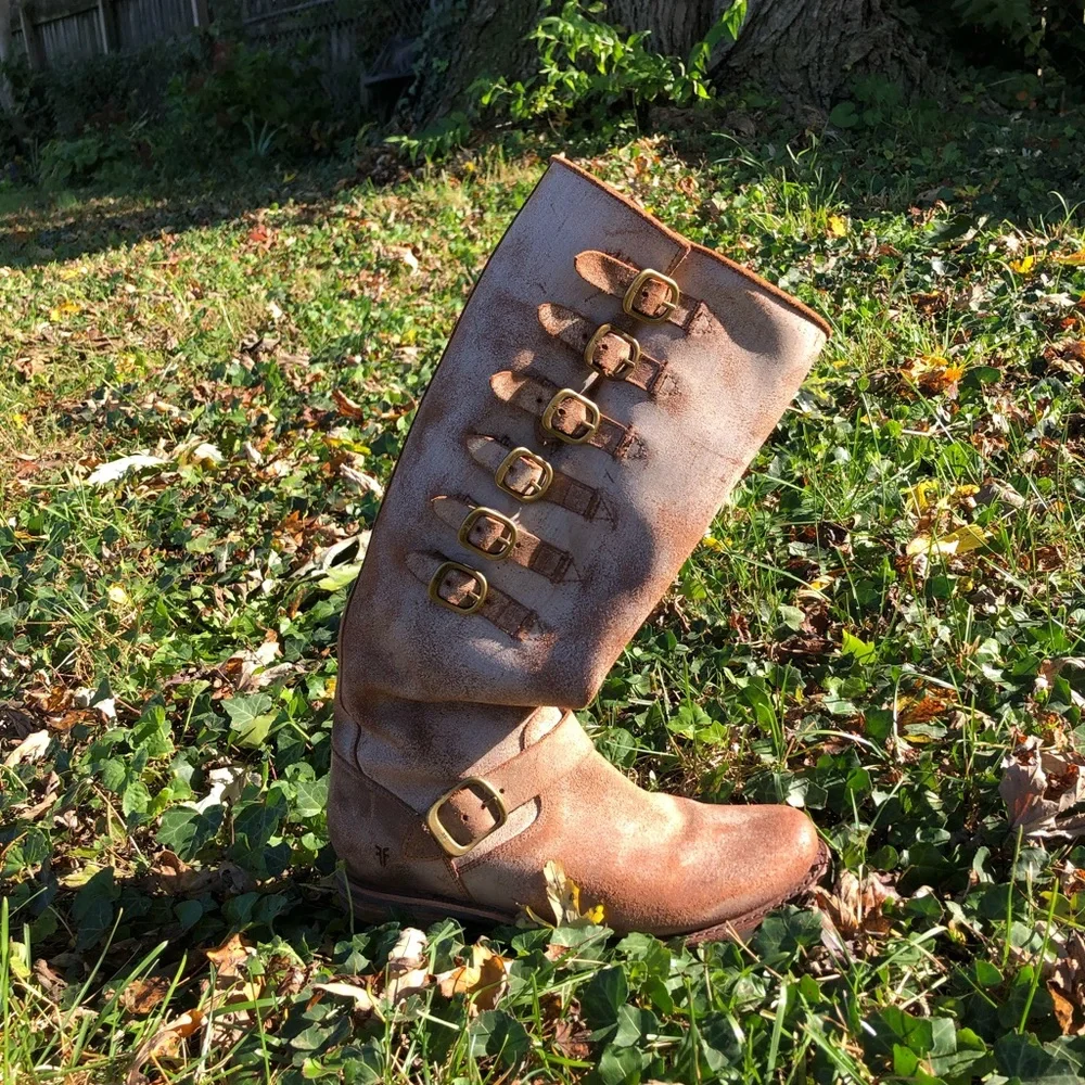 Frye Veronica belted tall chocolate - Picture 3 of 6